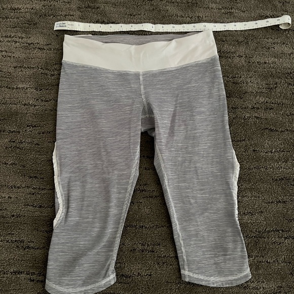 Lululemon crop leggings women’s size 8 gray - Picture 7 of 8
